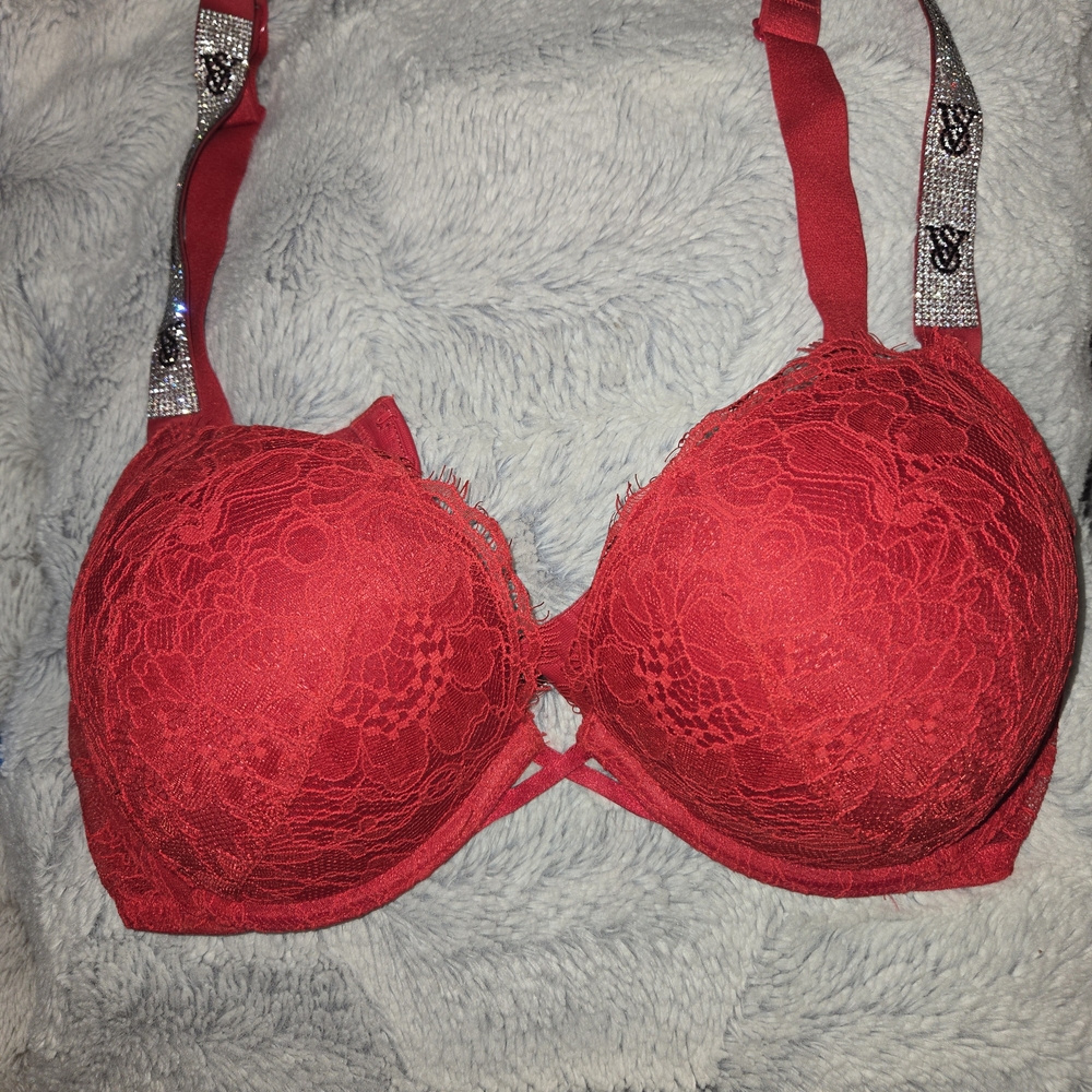 Victoria's Secret Vibrant Red Lace Bra